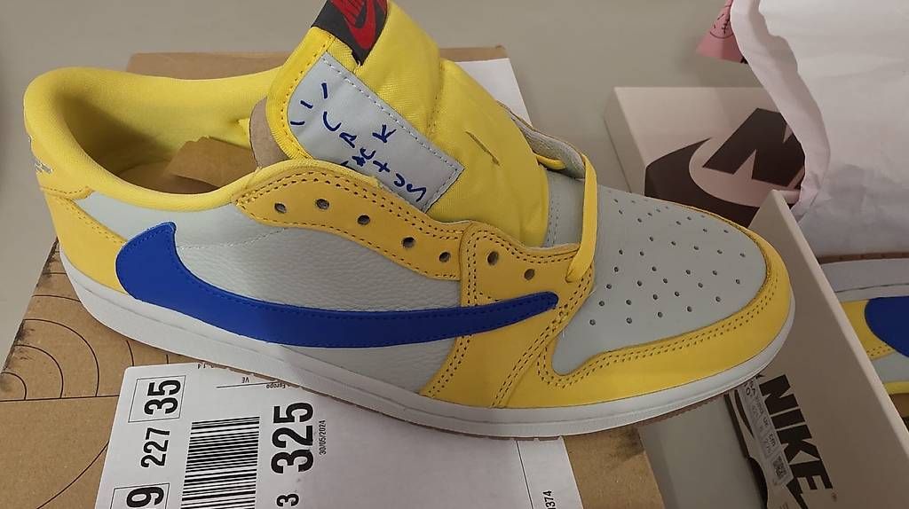 Scarpe da uomo: TRAVIS SCOTT CANARINO ( 42.5 )  – Usato da Locarno venduto da mar_d7qw 1