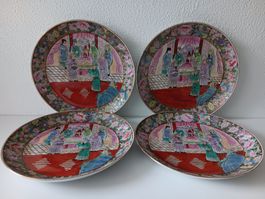 QIANLONG NIAN ZHI FAMILLE ROSE Lot de 4 assiettes