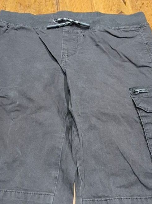 C&A Lotti & Set di vestiti: 146 - Grösse, 2er SET Kinder Cargo Hosen – Usato da Nottwil venduto da echtMOMO 3