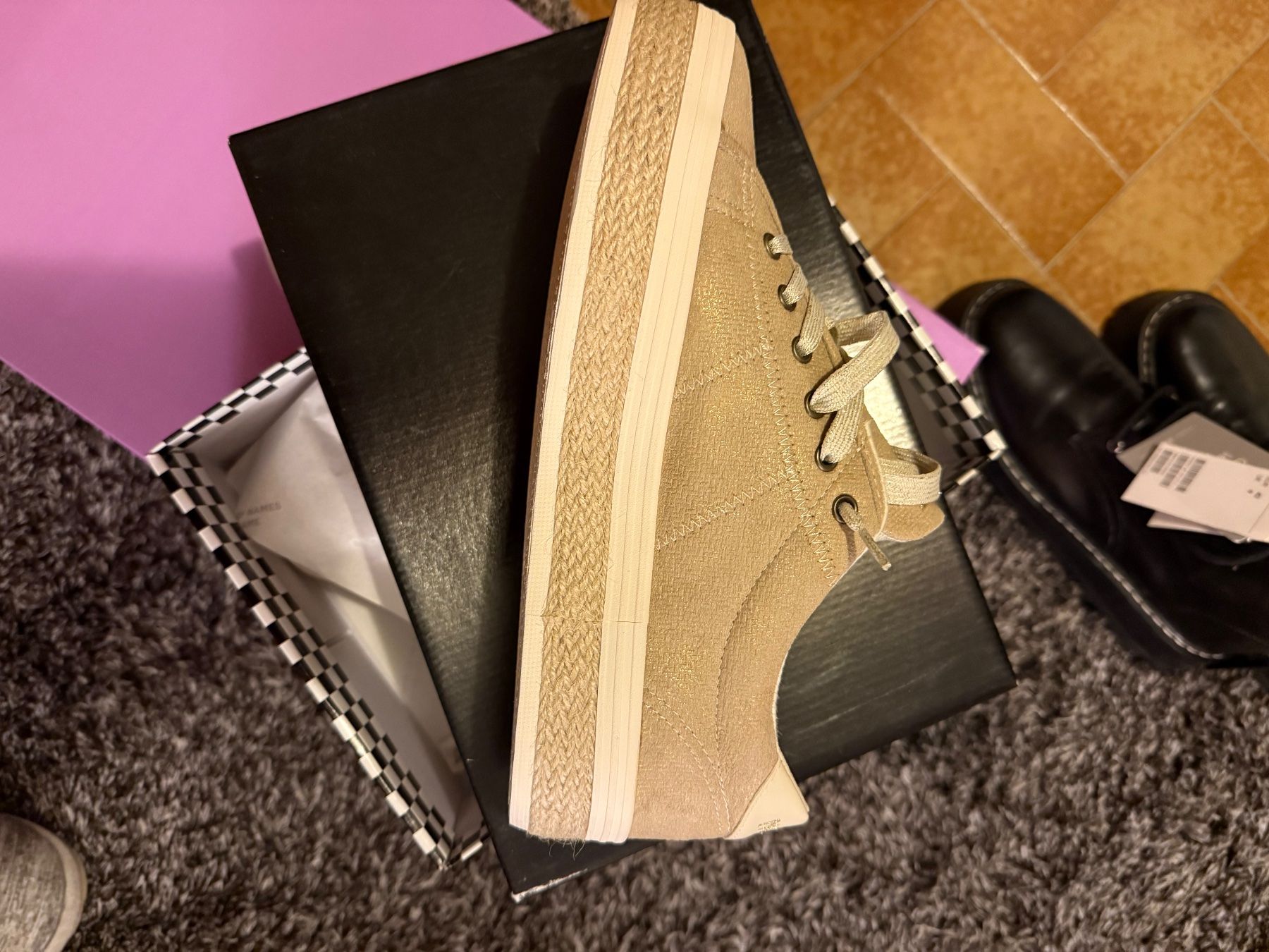 Damenschuhe: basket – Neu und originalverpackt aus savièse von karukeragwada 1