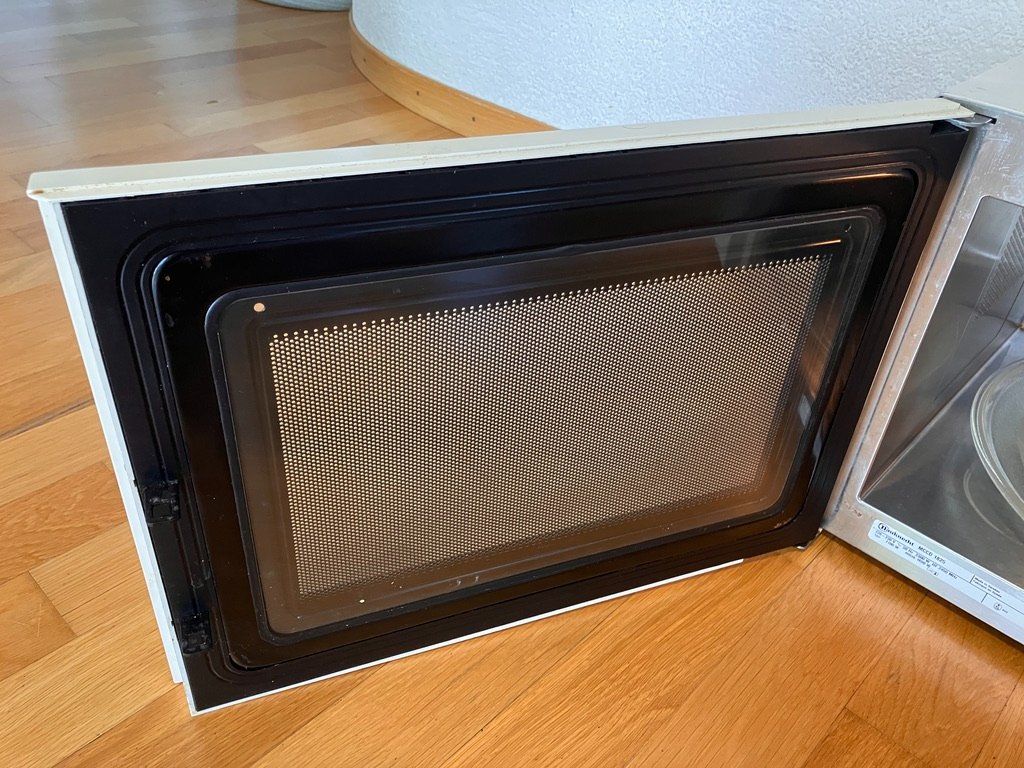 Bauknecht Elettrodomestici da cucina: 2 Mikrowellen Bauknecht MCCD 1825 Duo/Fust Novamatic MW-6800 – Usato da Fislisbach venduto da Promo 2