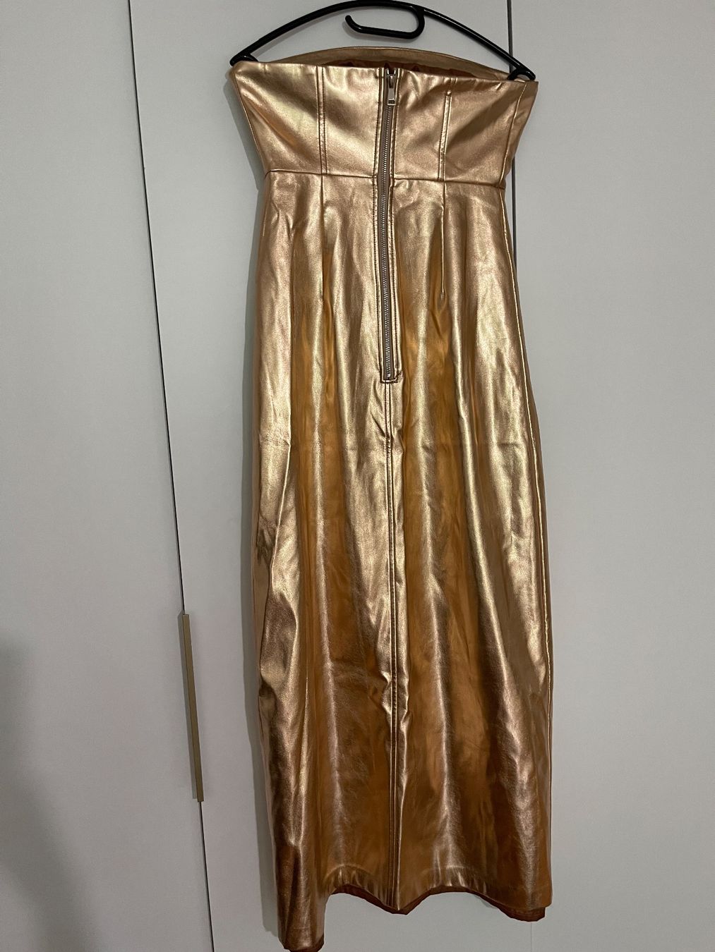 Robes: Magnifique robe en cuir – Neuf (Voir description) à Genève par Annilu 2