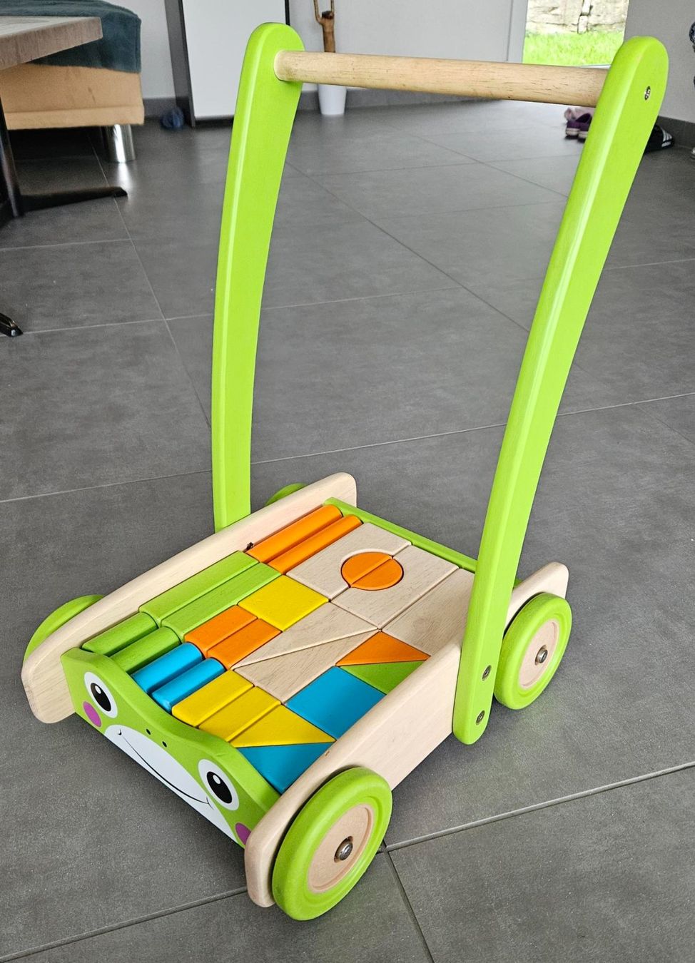 Giocattoli: Chariot en bois avec cubes – Usato da Corminboeuf venduto da JadeHill