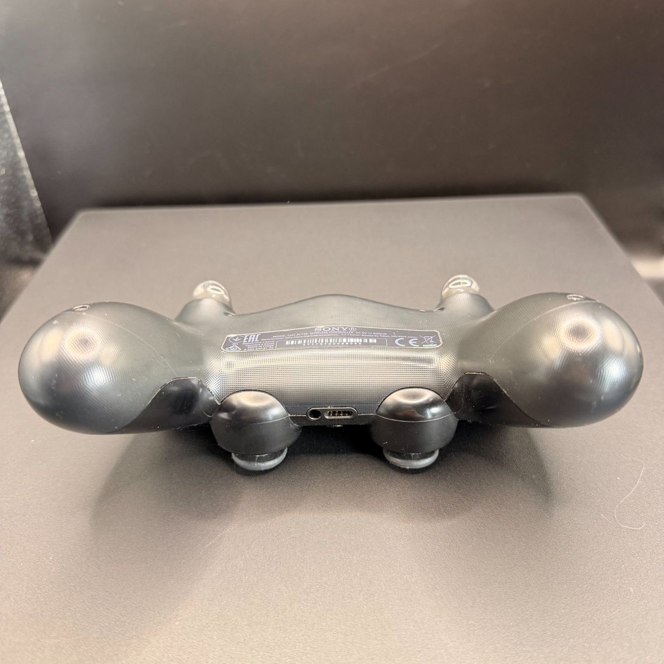 Sony Console: Sony PlayStation 4 Pro 1TB Schwarz – Usato da Düdingen venduto da Nerdworld 2