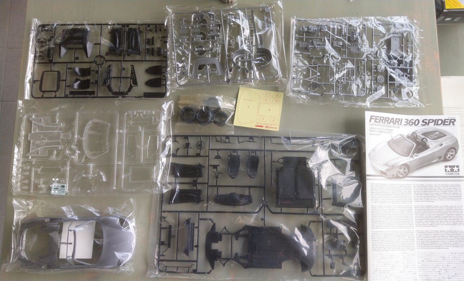 Ferrari Modellini d'auto: Tamiya Ferrari 360 Spider #24238 – Nuovo e nell'imballaggio originale da Châtillens venduto da rei_y82w 4