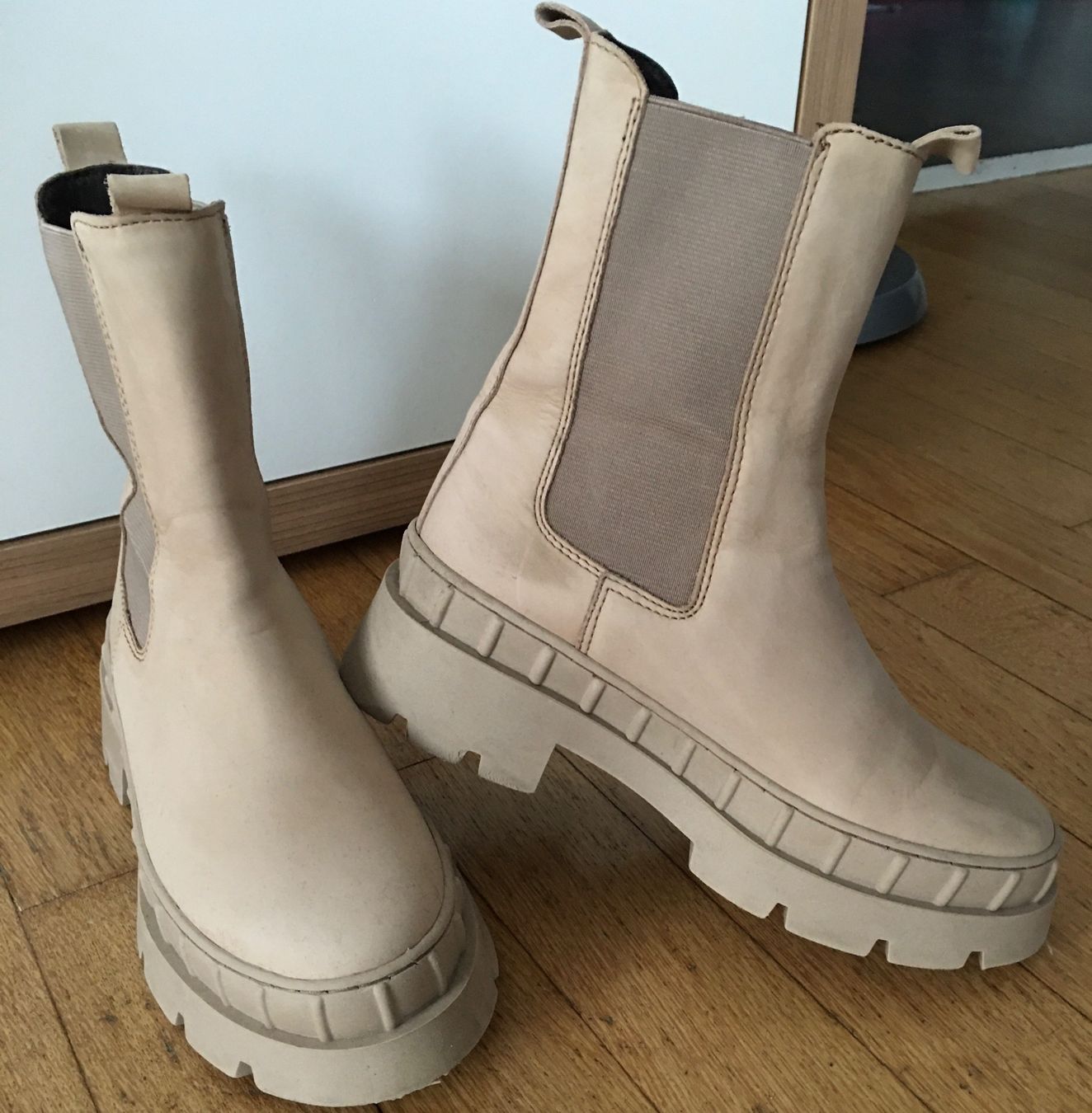 Scarpe da donna: Boots Stiefel Stiefeletten Schuhe Gr 37 – Usato da Grenchen venduto da Tirana