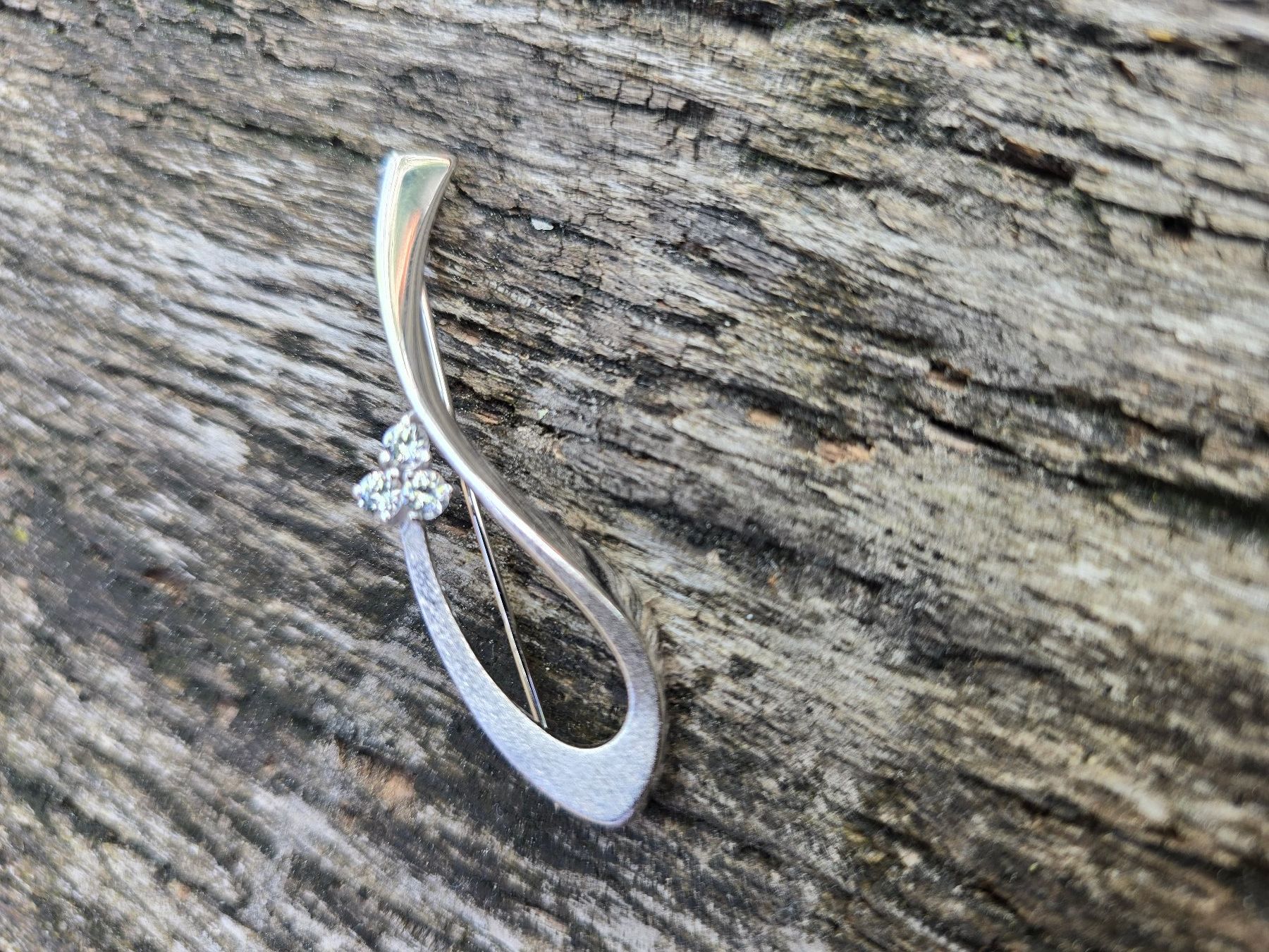 Broschen & Nadeln: Accessoires: Brosche silber mit Stein – Gebraucht aus Romanshorn von Rachacha 1