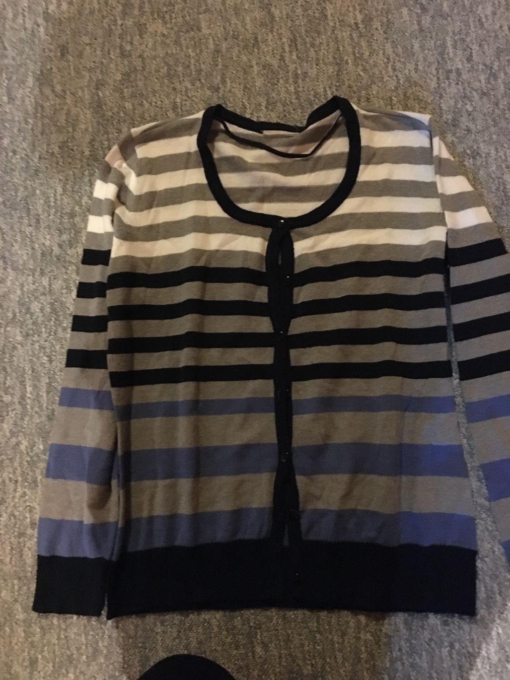 Pullover & Sweatshirts: Pullover – Gebraucht aus Schaffhausen von ann_g6tx