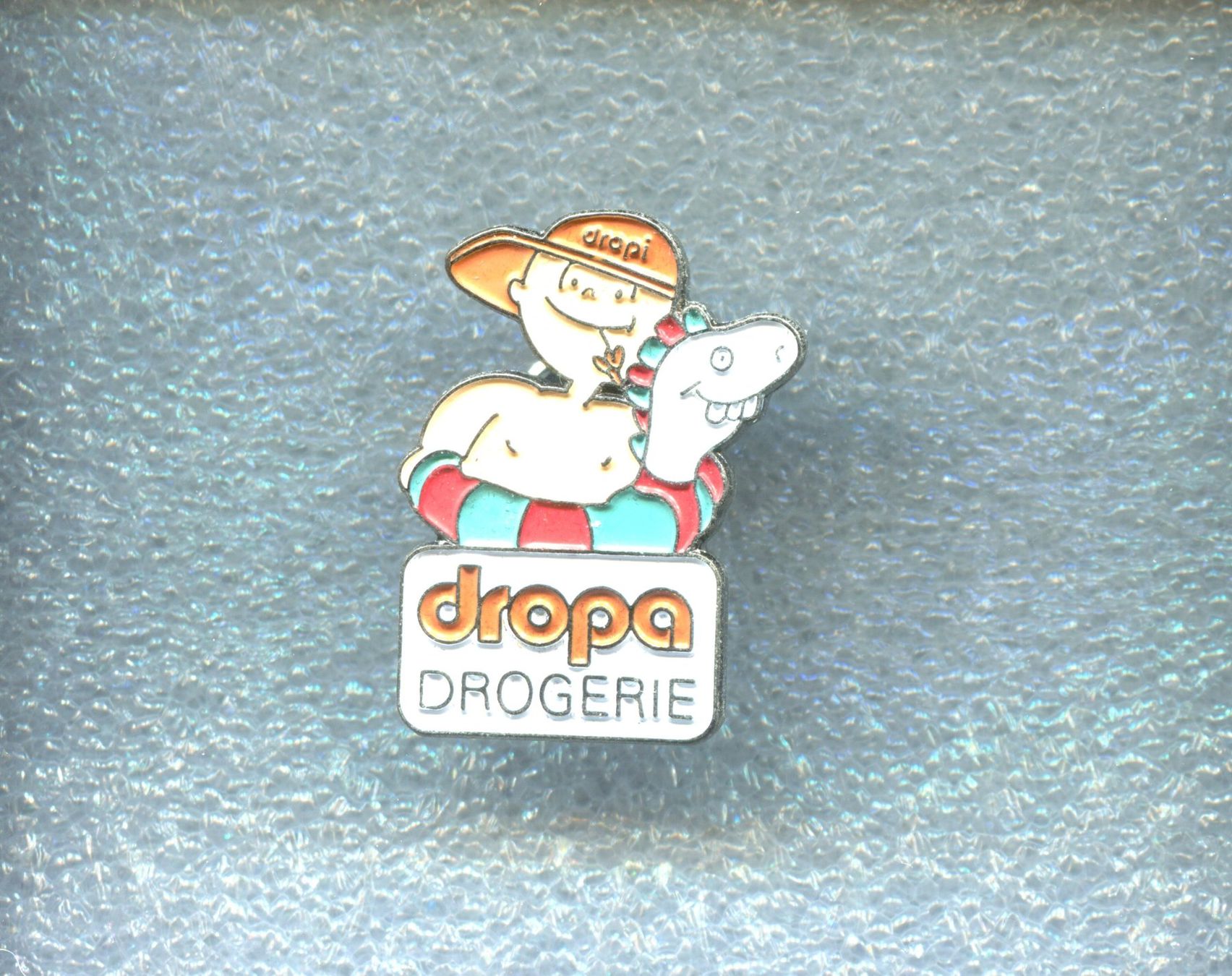 Placchette & Badge: dropa DROGERIE – Usato da Winterthur venduto da Sammleroase