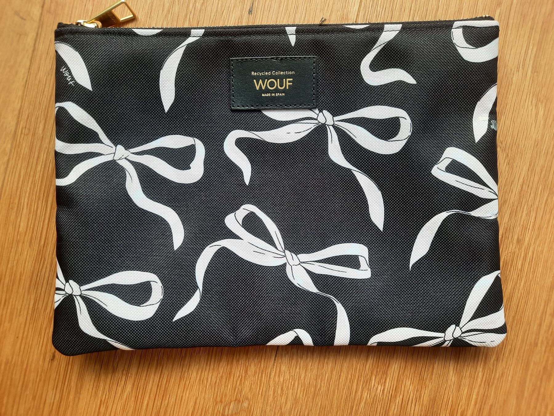 Custodie per cosmetici: Trousse maquillage NOIR à ruban – Nuovo (secondo la descrizione) da La Sarraz venduto da bar_kxt7