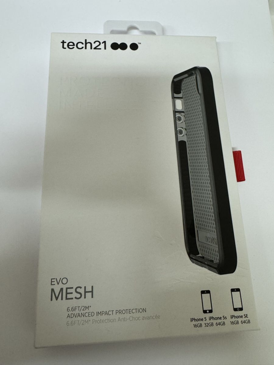 Apple Coques & Protection écran: tech21 – Neuf avec emballage d'origine à Schaffhausen par JohnT02