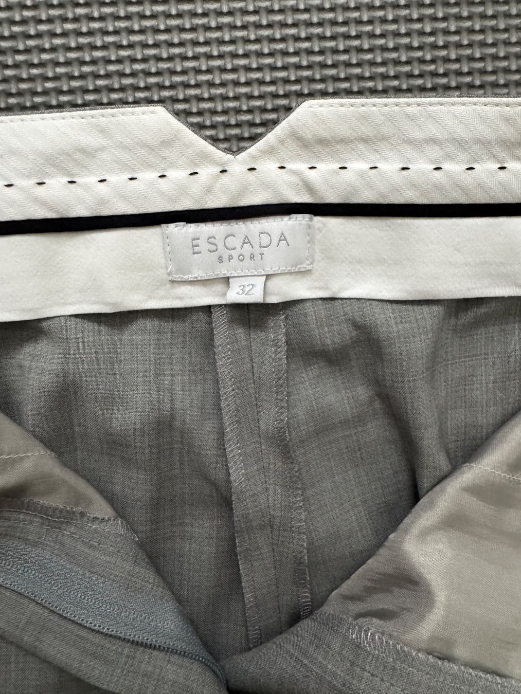 Escada Pantaloni: Pantalon Escada – Nuovo (secondo la descrizione) da Echichens venduto da unideks 3