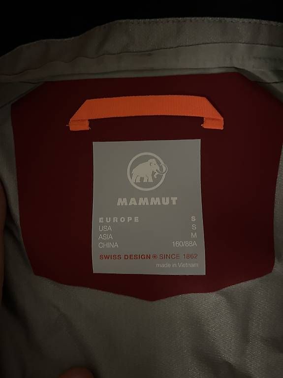 Mammut Jacken: Mammut Alto Hardstell-Jacke – Gebraucht aus Sarnen von liv_bxz2 1