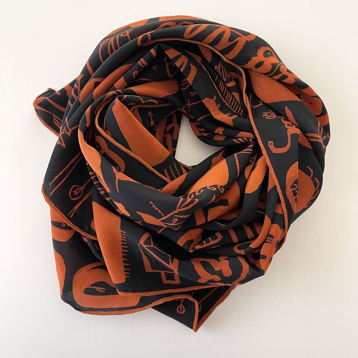 Fabric Frontline Foulard & Sciarpe: FABRIC FRONTLINE New Silk Scarf – Nuovo (secondo la descrizione) da Emmen venduto da Avviivva_Com2023 1