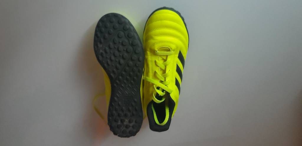 Scarpe da donna: Scarpe da calcetto  – Usato da Arzo venduto da xab_5tf5 2