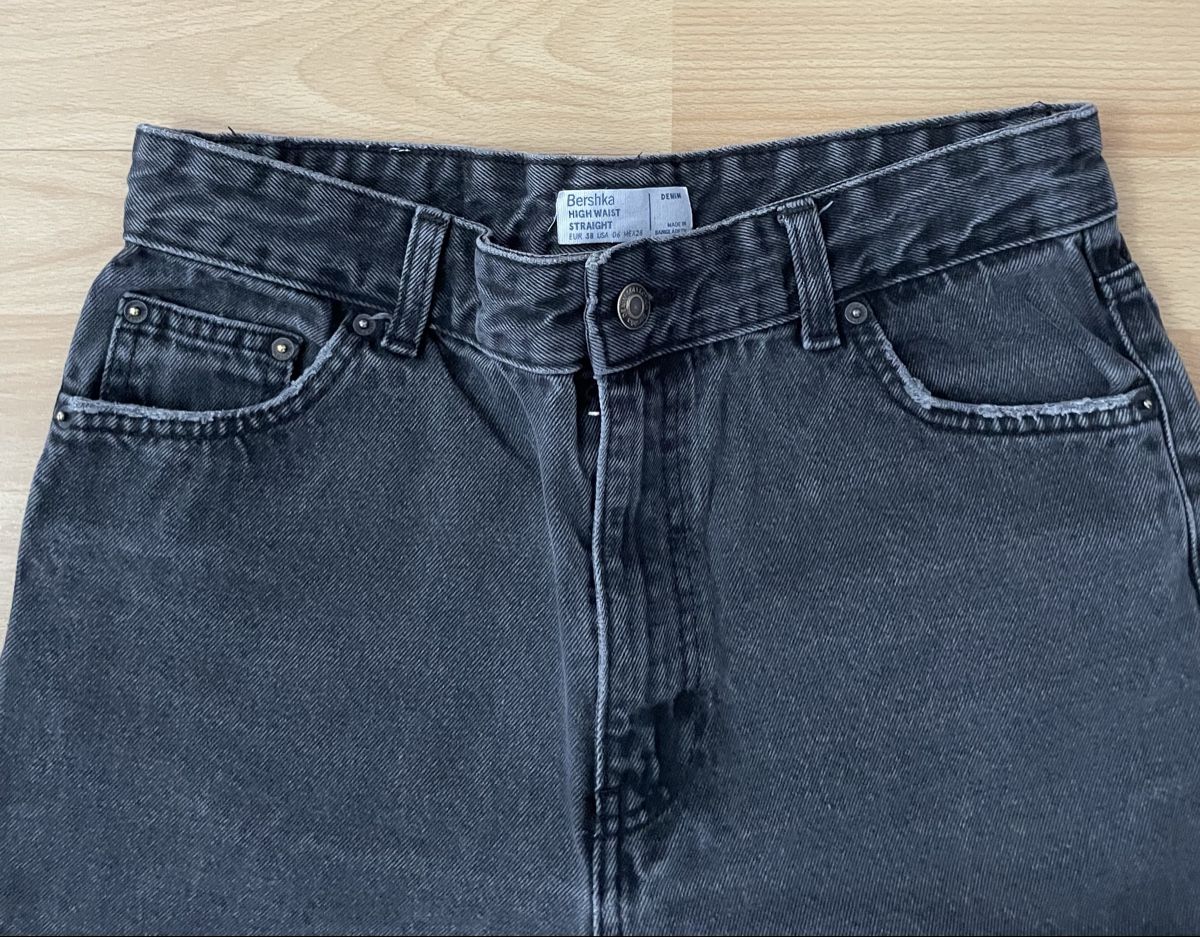 Bershka Jeans: Jeans droits – Usato da Chemin venduto da nzr_s6sy