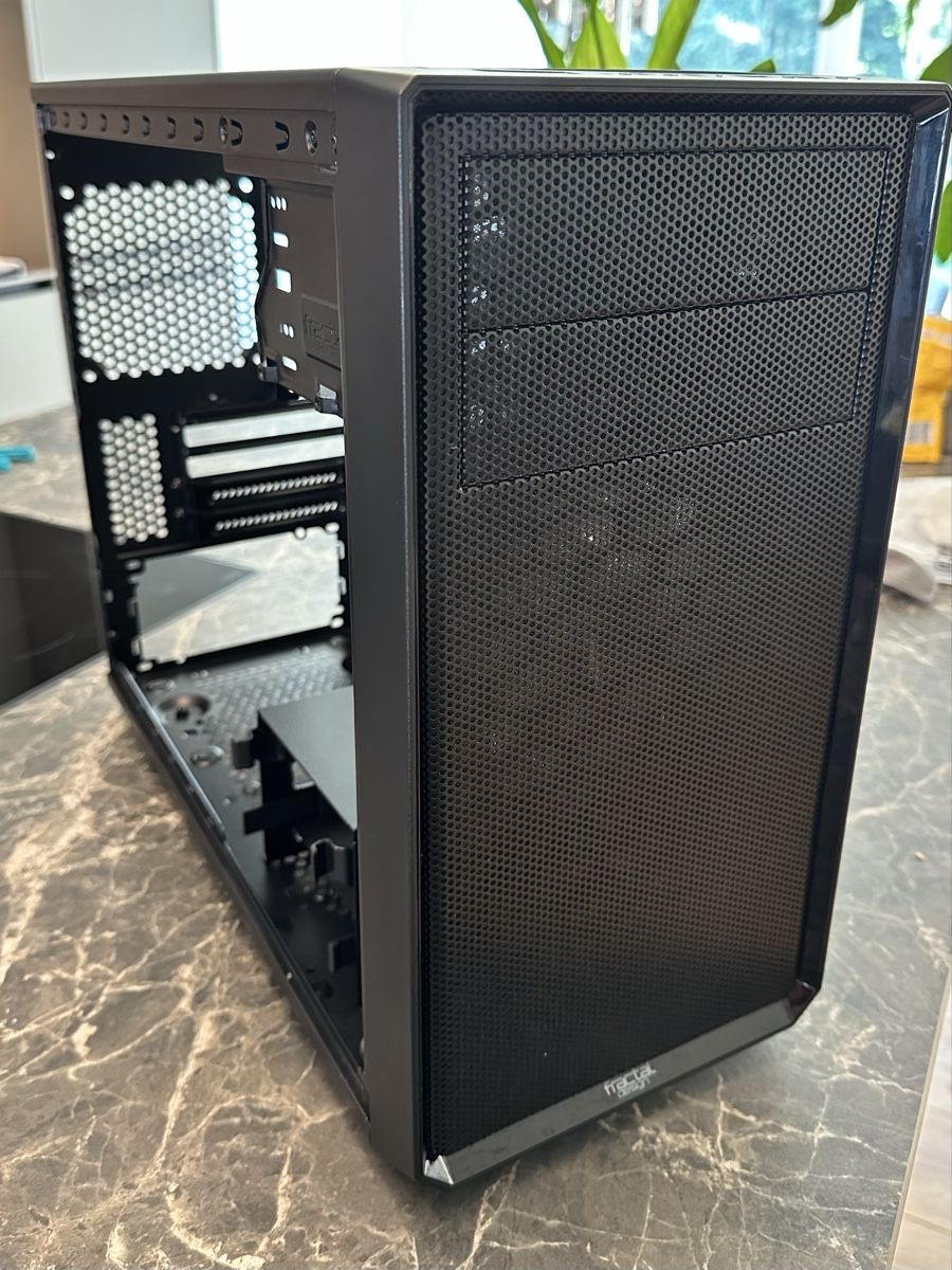 Fractal Gehäuse: fractal design focus g mini – Gebraucht aus Bern von bohdan_m