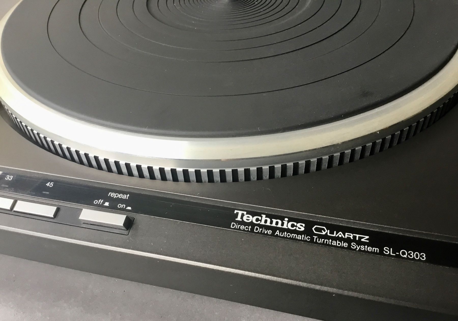 Technics Plattenspieler: Plattenspieler Technics SL-Q303 – Gebraucht aus Eggersriet von  2