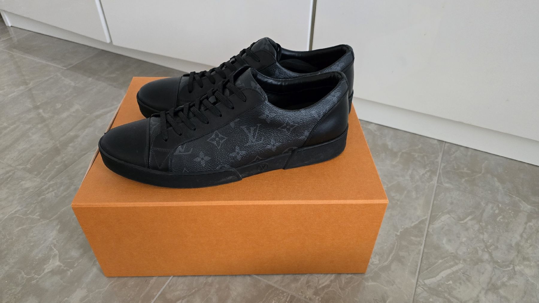 Louis Vuitton Scarpe da uomo: Louis Vuitton Sneaker Gr. 43.5 / 9,5 – Nuovo (secondo la descrizione) da Lengnau BE venduto da Thanu1994