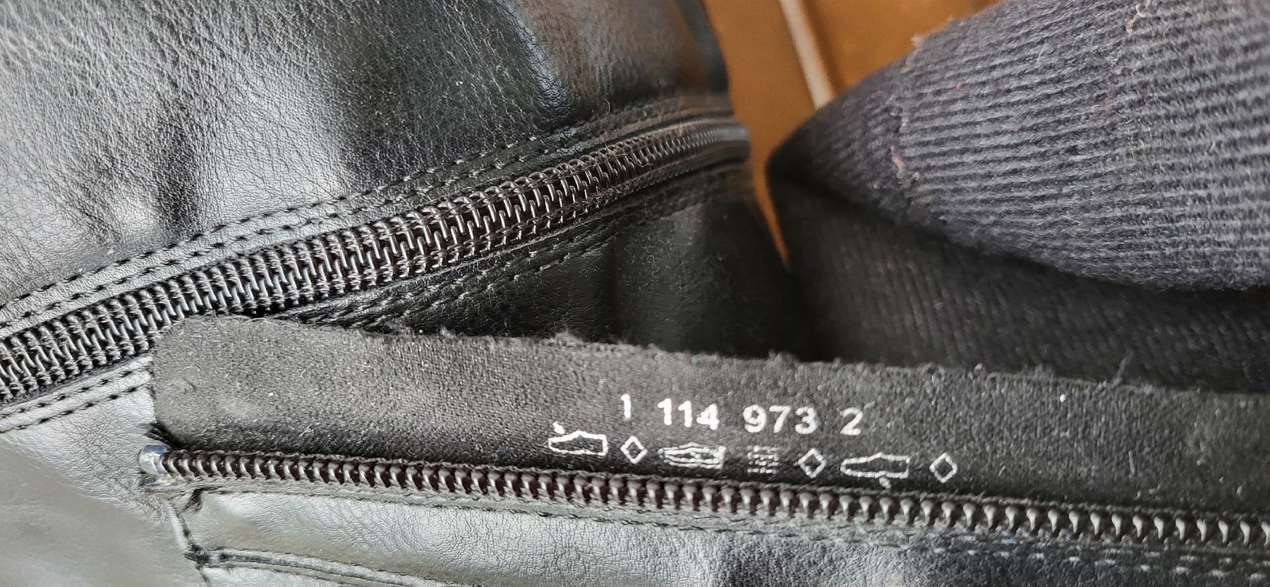 Scarpe da donna: Damen Stiefel schwarz 37 – Usato da Unterseen venduto da rej_lnk9 3