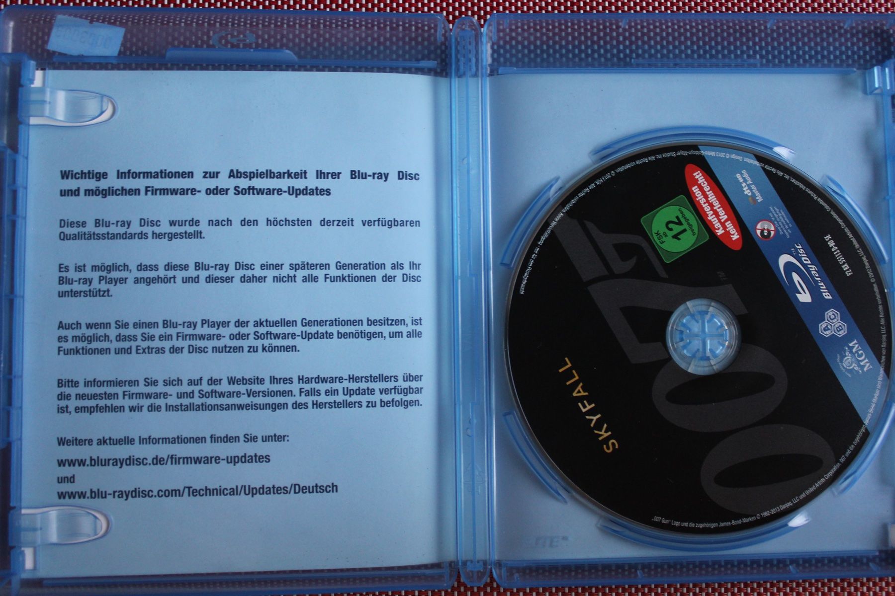 Alle DVDs: James Bond 007 Skyfall Blu-Ray – Gebraucht aus Geroldswil von Schlumpfine1973 1