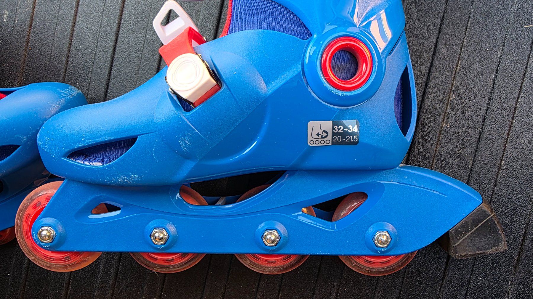 Oxelo Patins à roul. & inline: Patins à roulettes ajustables bleus taille 32-34 – D'occasion à Attalens par Mishanya 1