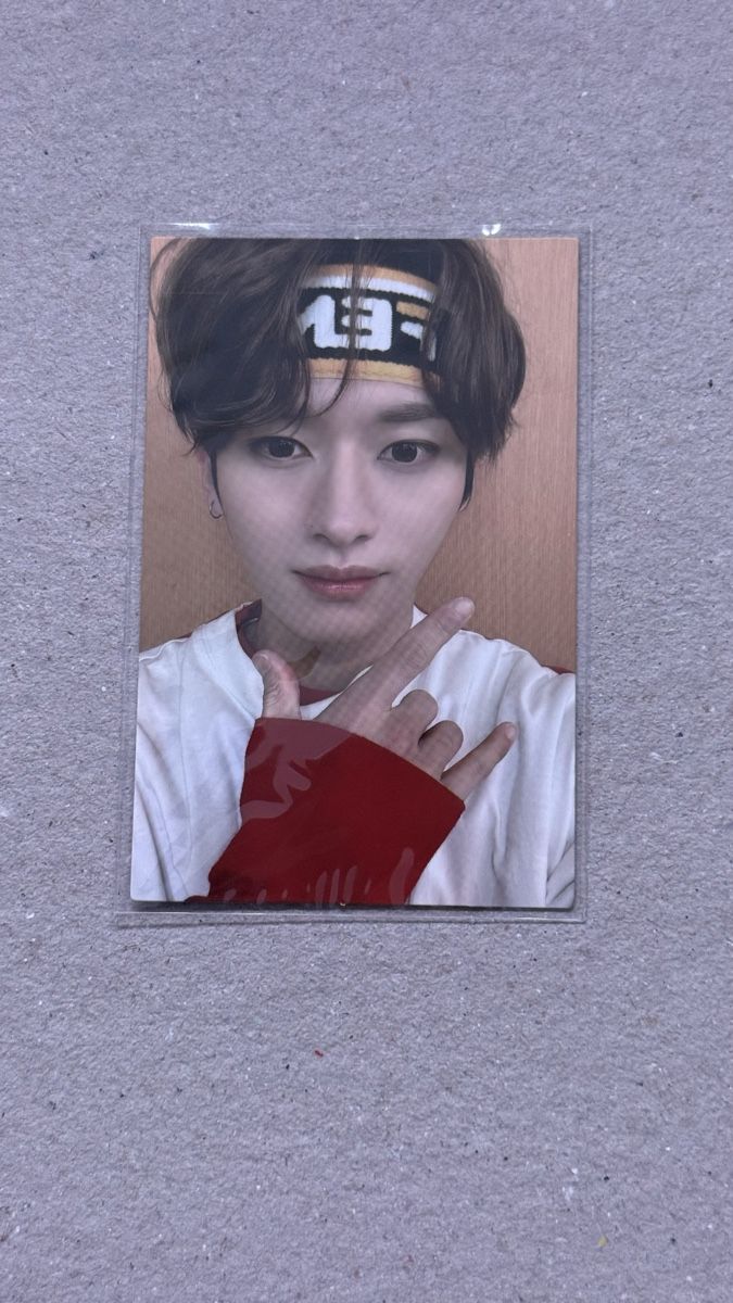 Sammelbilder & Trading cards: Stray Kids GO LIVE Lee Know Photocard – Neu (gemäss Beschreibung) aus Meggen von awk_nkn7