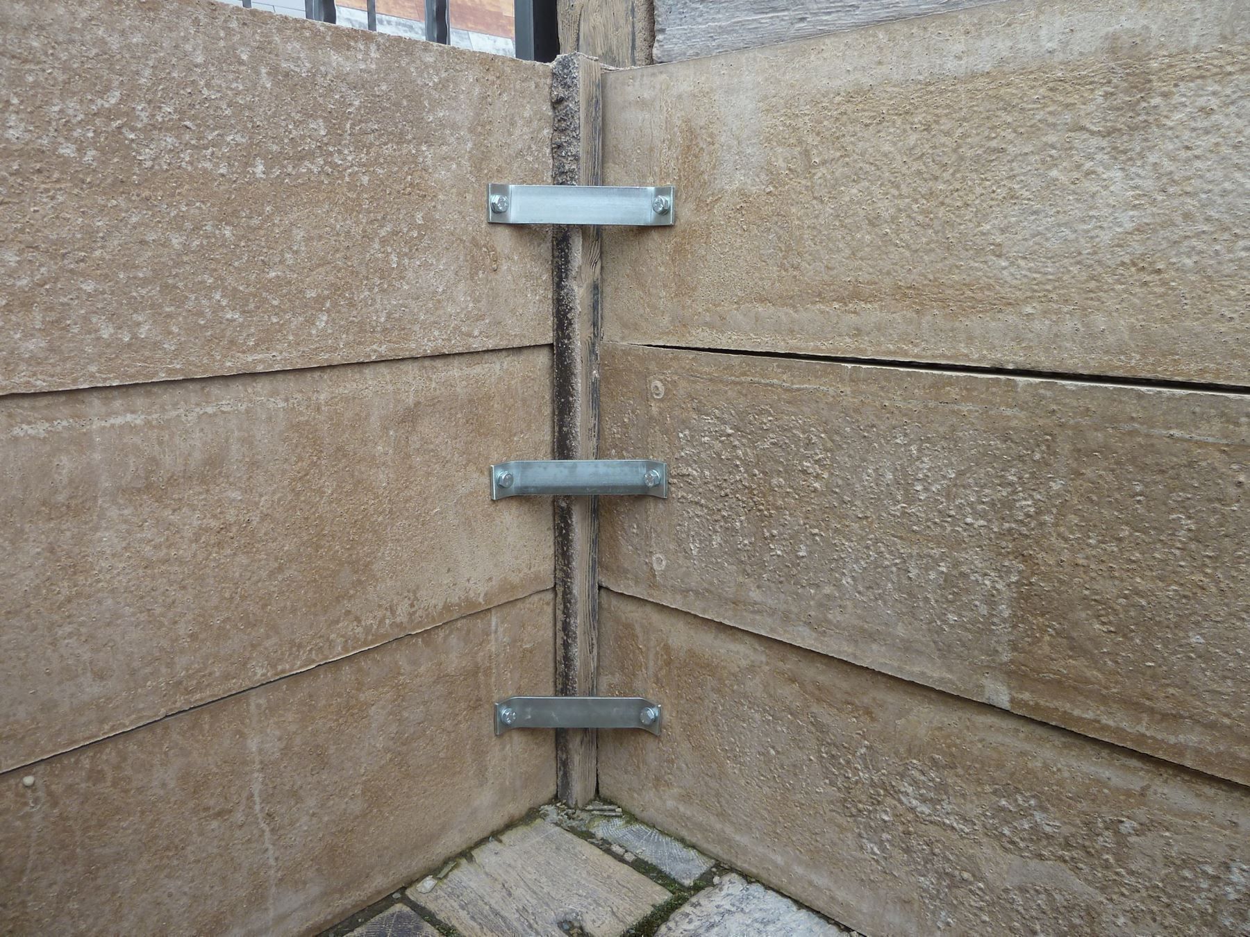 Vasi per fiori: Beton Hochbeet mit Holzstruktur – Nuovo (secondo la descrizione) da Herbetswil venduto da AHA-Garten 3