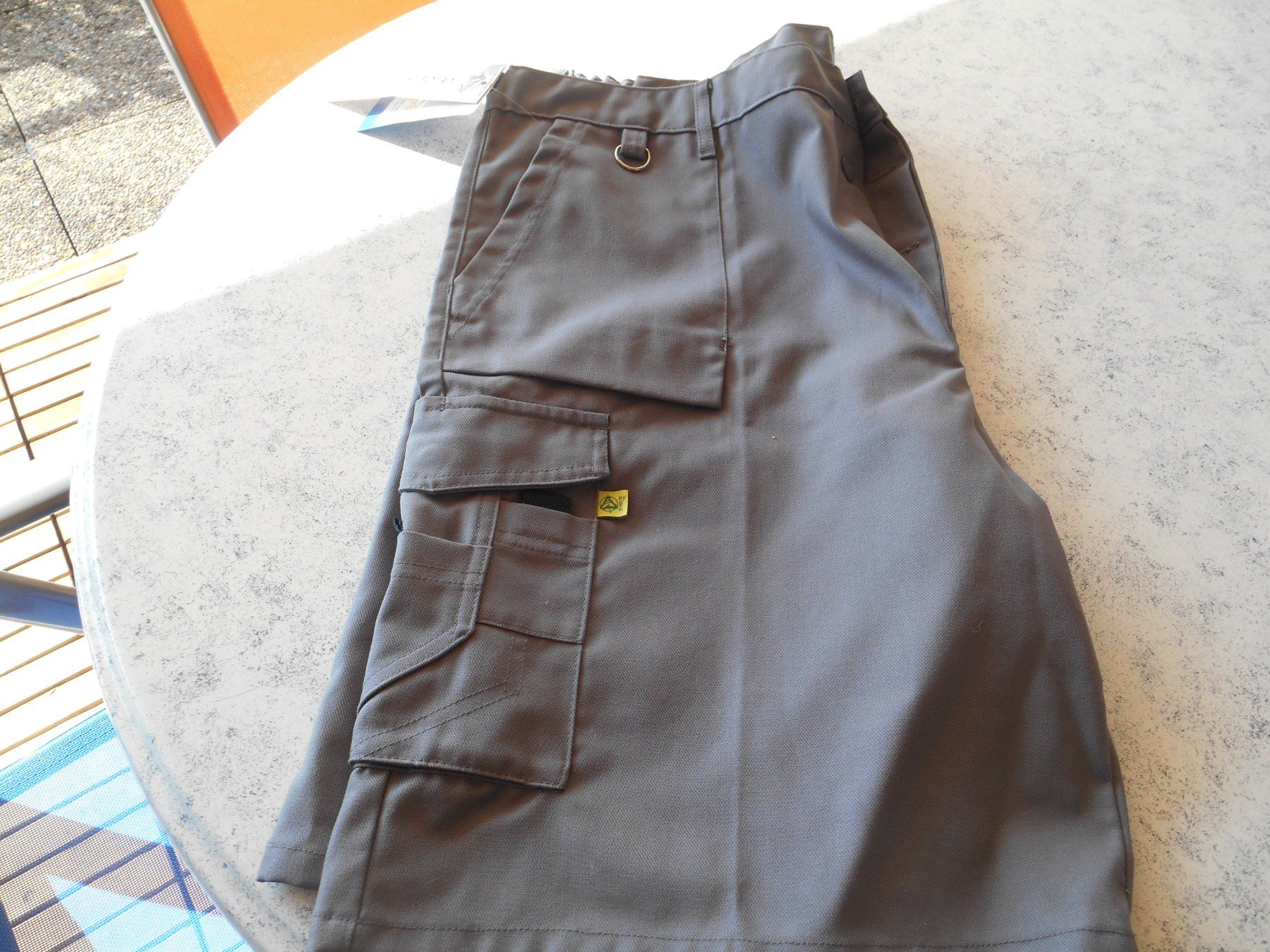 Hosen: short – Neu und originalverpackt aus La Sarraz von Mbeatles 2
