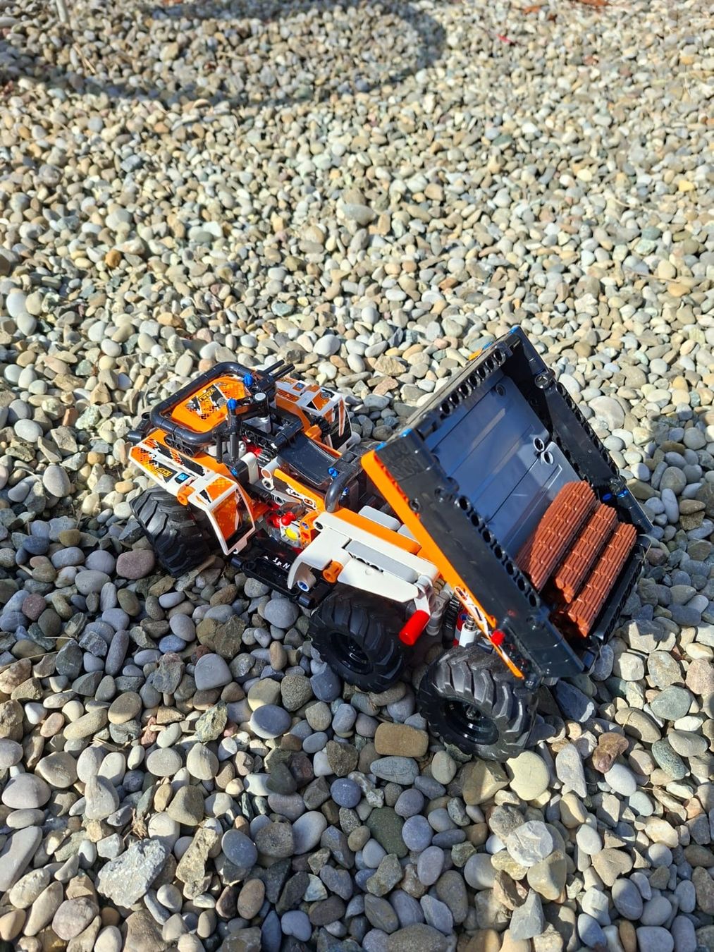 Lego Kit di costruzioni: LEGO Technic - Geländefahrzeug - 42139 – Usato da Niederbüren venduto da barolo2000 2