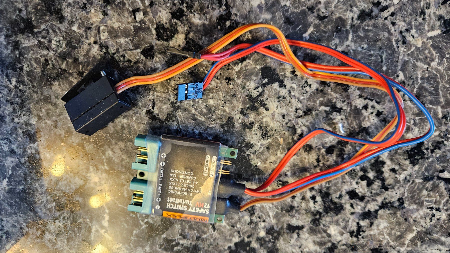 Multiplex Telecomando: Multiplex SAFETY-SWITCH 12HV TwinBatt – Usato da Biel/Bienne venduto da Gorbi5
