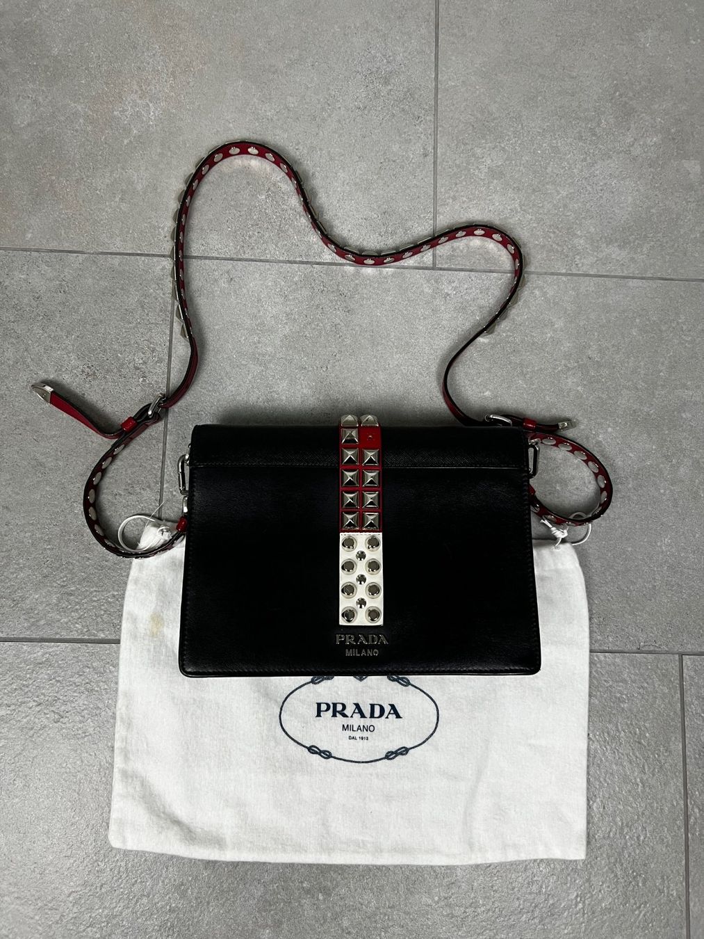 Prada Taschen: Prada Eletrka Studded Bag – Gebraucht aus Biel/Bienne von sami0788480082 2