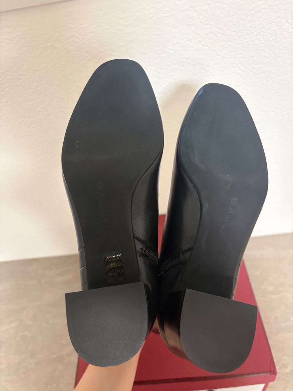 Bally Scarpe da donna: BALLY Leather ankle boots - Size 38.5 - NEW with box – Nuovo e nell'imballaggio originale da Muzzano venduto da Sidney_3 4