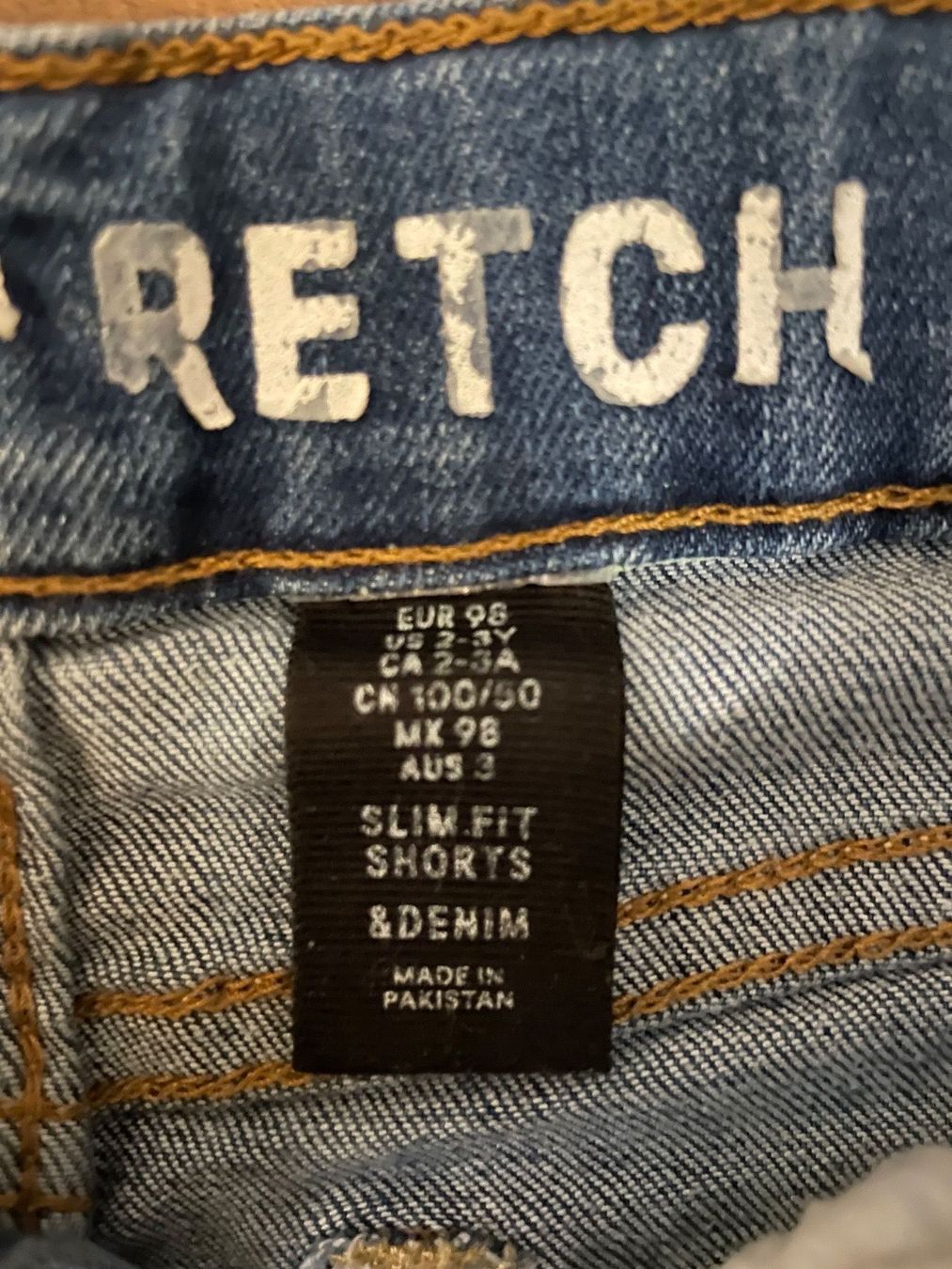 Pantaloni: Jeans Shorts Grösse 98 – Usato da Goldswil venduto da Fisel 2