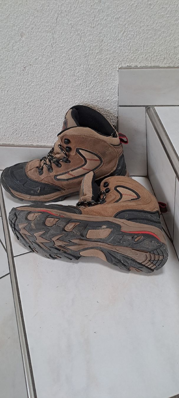 Scarpe da uomo: Wanderschuhe – Usato da Neuenkirch venduto da domsalat7 2
