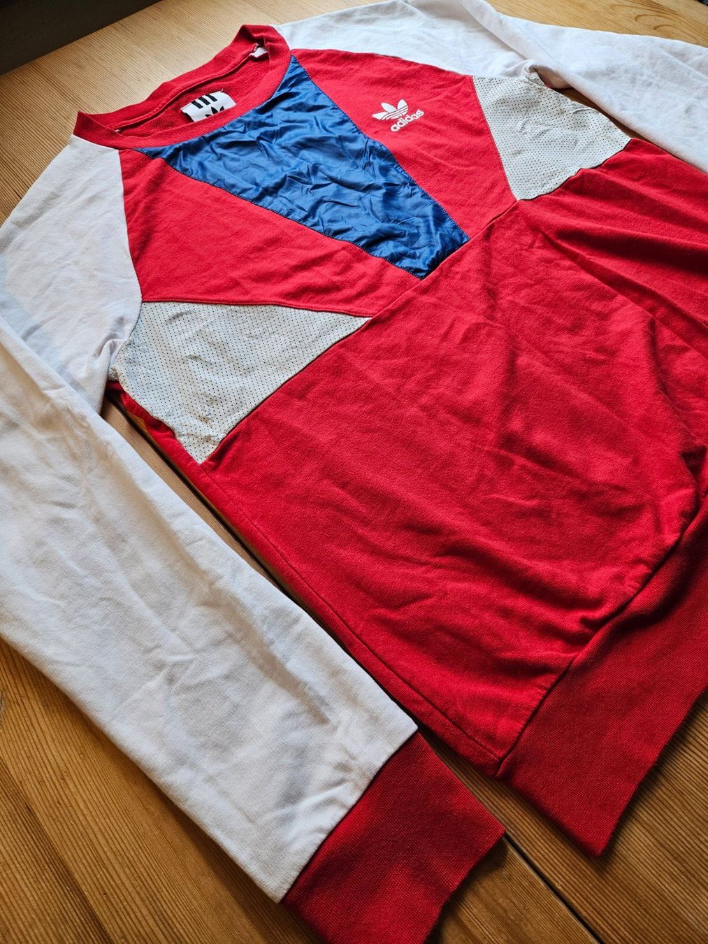 Adidas Pulls & Sweat-shirts: Pullover adidas Grösse S retro – D'occasion à Hägglingen par United-Village-Trade 1