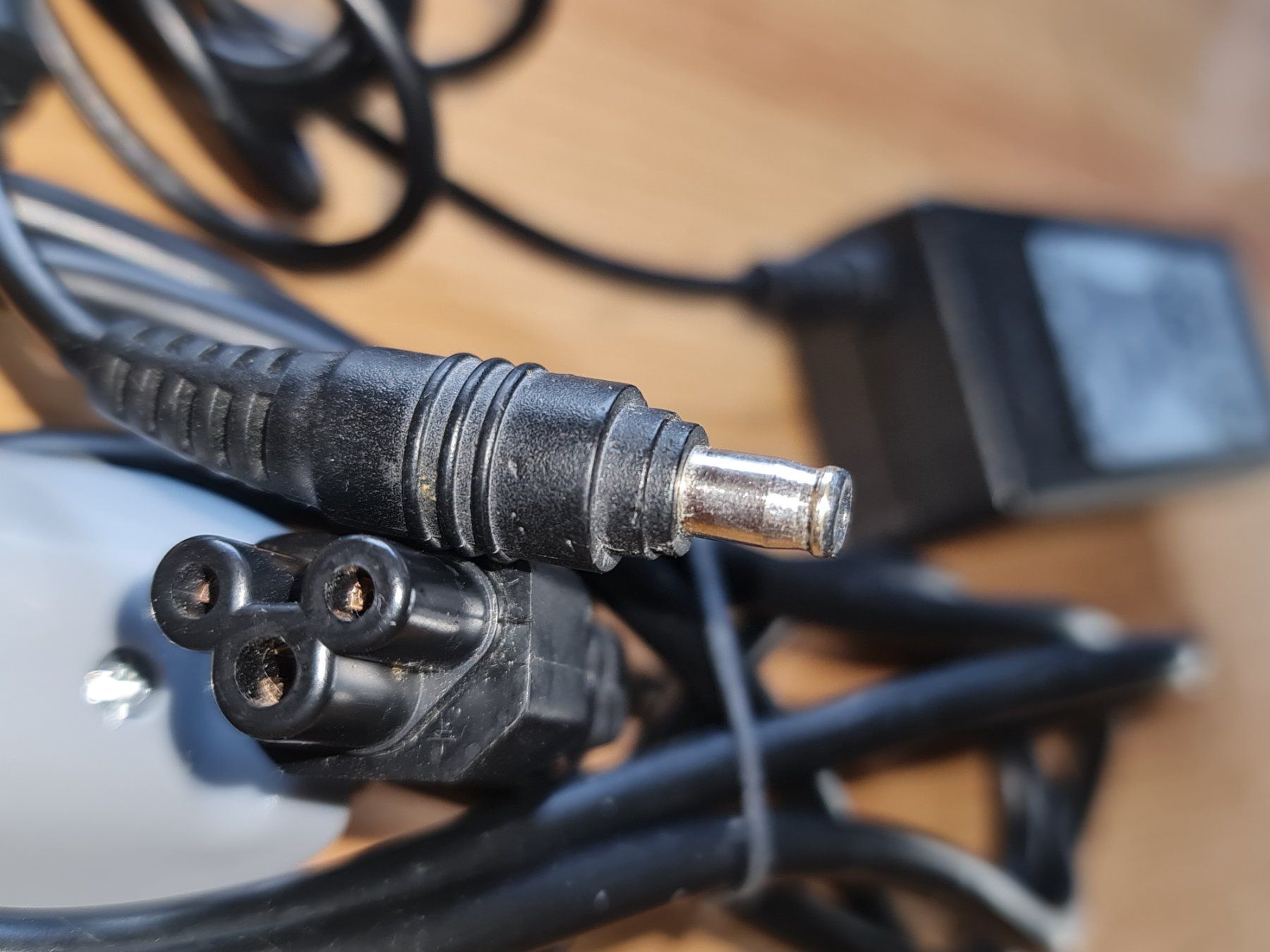 Chargements: Netzteil 60W – D'occasion à Winterthur par Hai6 4