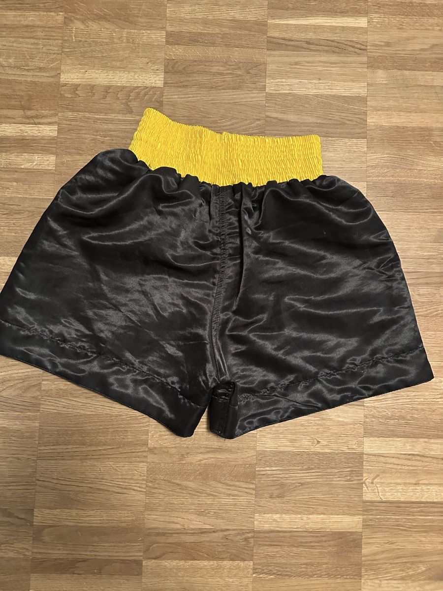 Pantaloni: Muay Thai Shorts schwarz – Nuovo (secondo la descrizione) da Bäch SZ venduto da marco0003 1