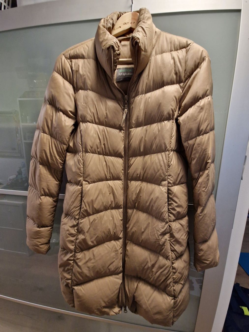 Benetton Cappotti: Daunen Mantel Soft Light Benetton Gr. 38 – Usato da Davos-Dorf venduto da Bpelikan
