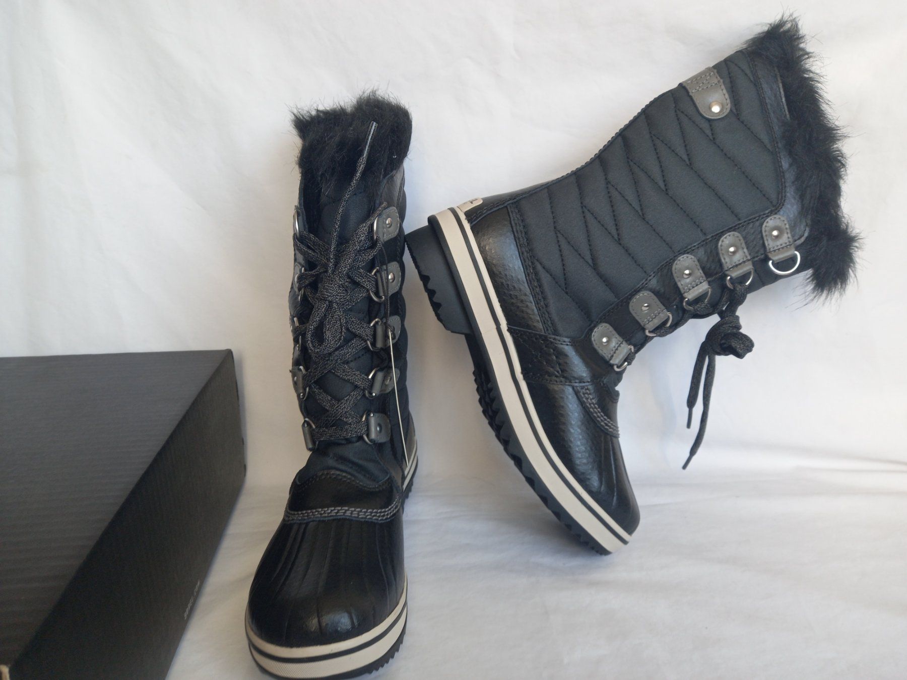 Sorel youth tofino ii sales