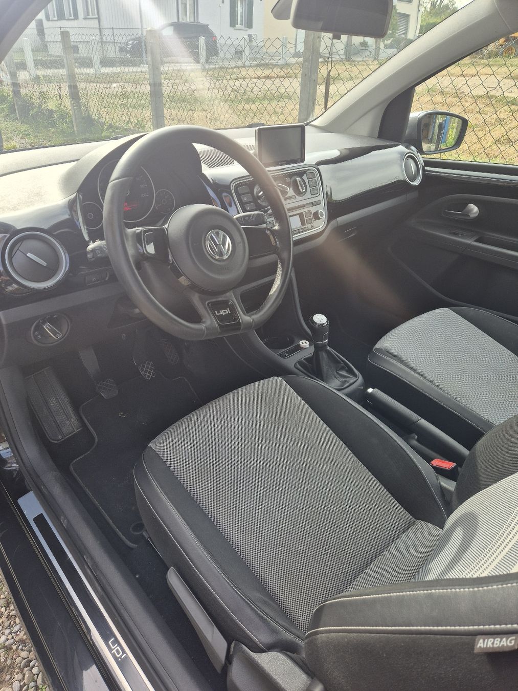 VW Autos: Vw UP 1.0 MPI  black – D'occasion à kloten par eismeister33 2