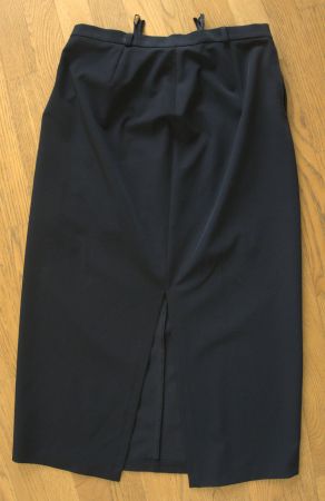 Jupe schwarz Grösse 44  mit Schlitz vorne Mitte