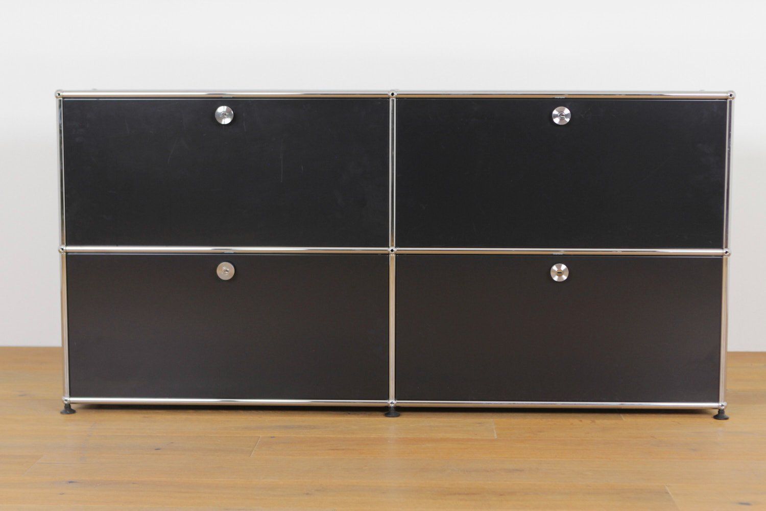 USM Scaffali: USM Haller Sideboard Anthrazitgrau – Nuovo (secondo la descrizione) da Affoltern am Albis venduto da StudioStandard