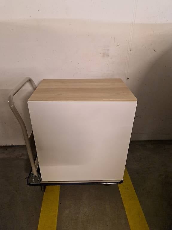 Cassettiere: Ikea BESTA Kommode zu verkaufen – Usato da Dietlikon venduto da Selena_M