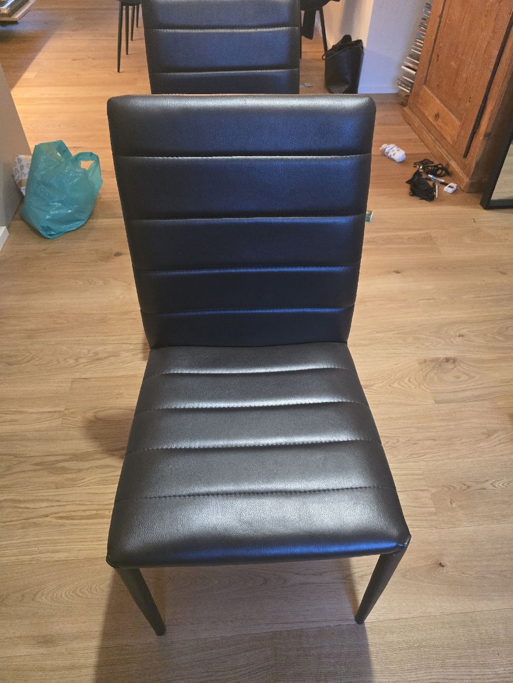 Chaises: Eszimmer Stuhl Dunkelbraun 2x – D'occasion à Liestal par 08150815 1