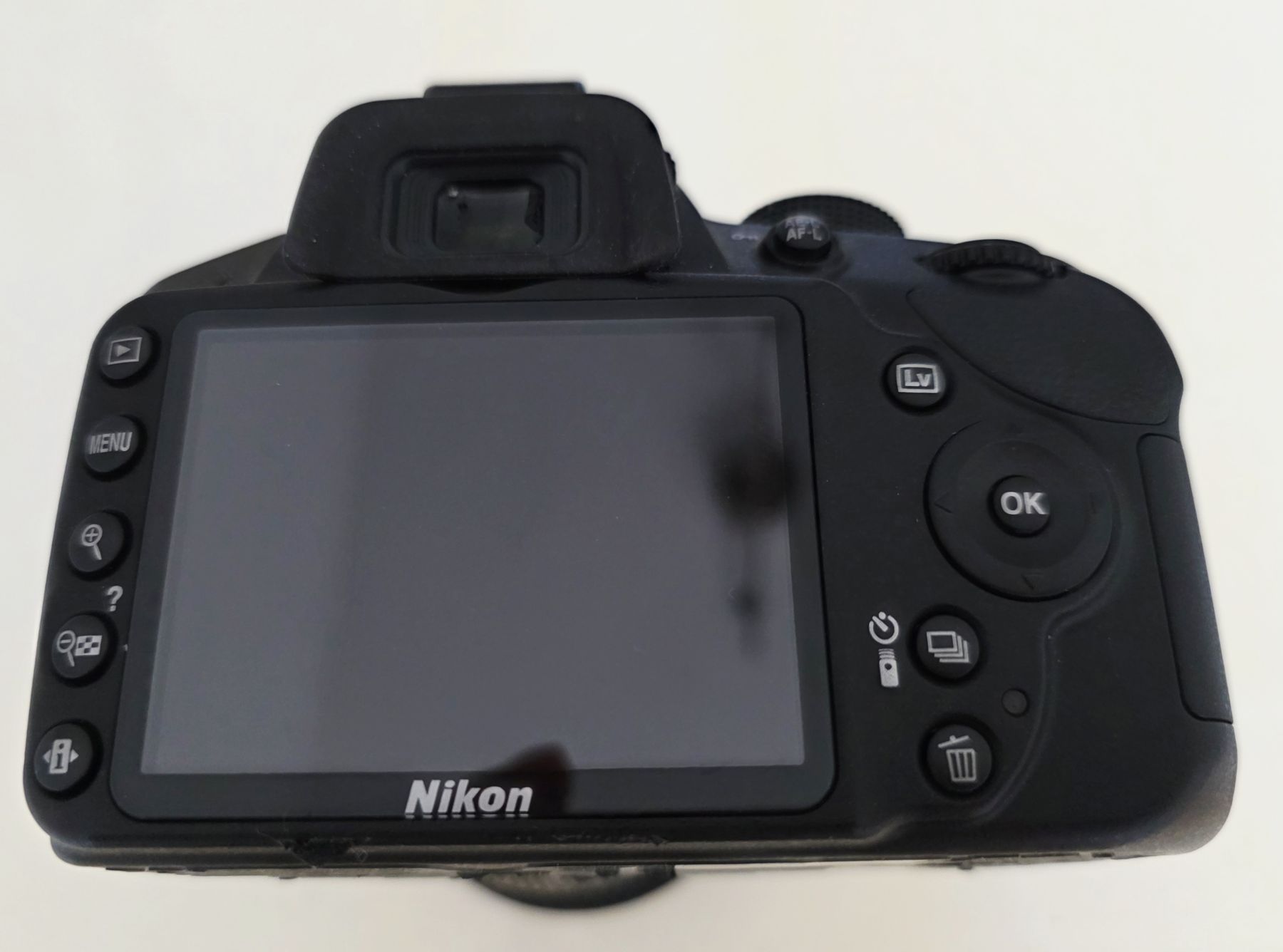 Nikon Fotocamera: Nikon D3200 ohne zubehör – Usato da wetzikon venduto da Bestedienste 3