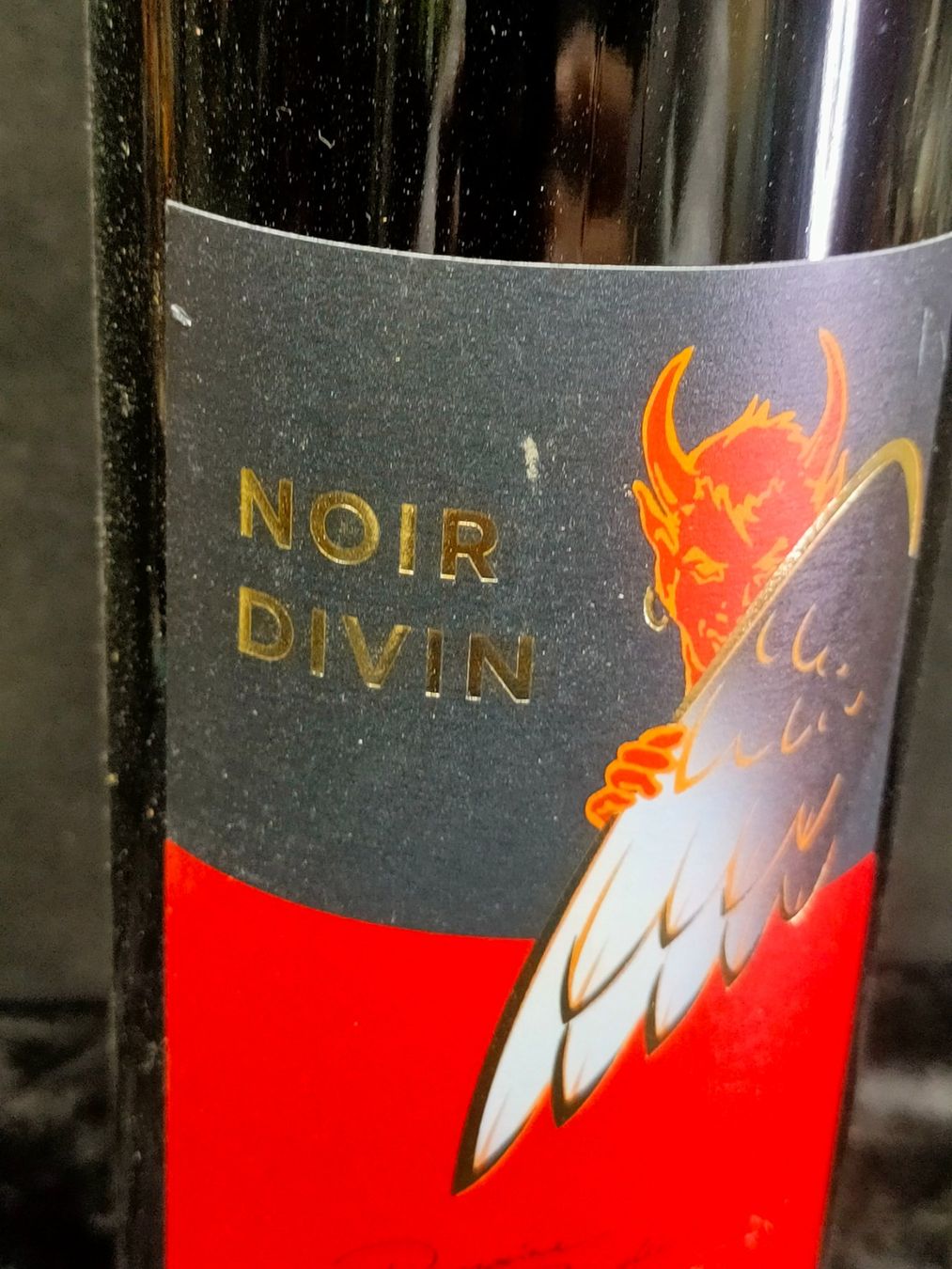 Vino: NOIR DIVIN 2021 – Nuovo (secondo la descrizione) da Genève venduto da Leboucheoreilles 1