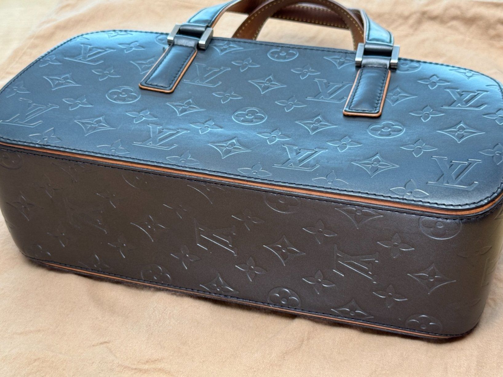 Louis Vuitton Borse da donna: Classique Louis Vuitton Mat Shelton - Gray Monogram Glace – Usato da Genève venduto da rosebud635 1