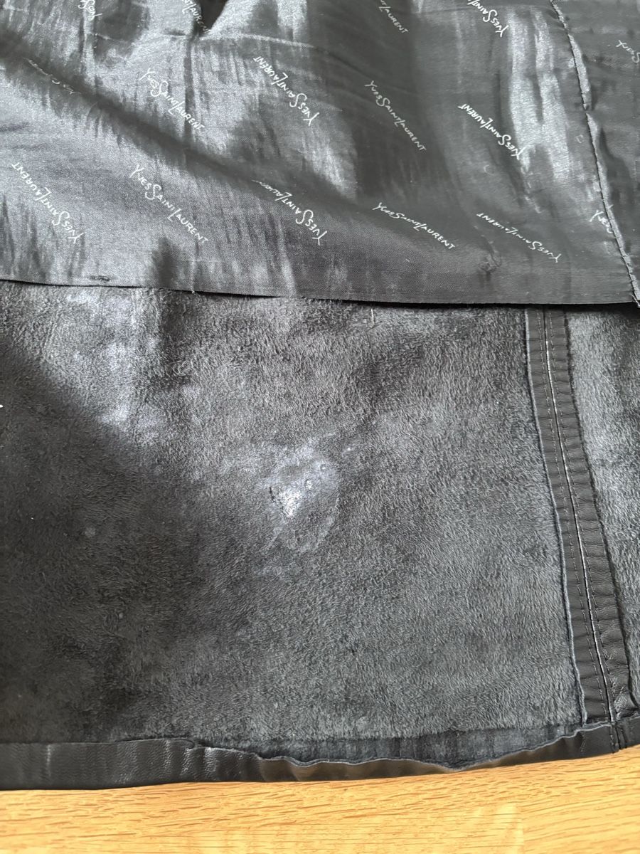 Saint Laurent Gonne: Leder Rock Yves Saint Laurent schwarz 40 – Usato da Fribourg venduto da dafral 4
