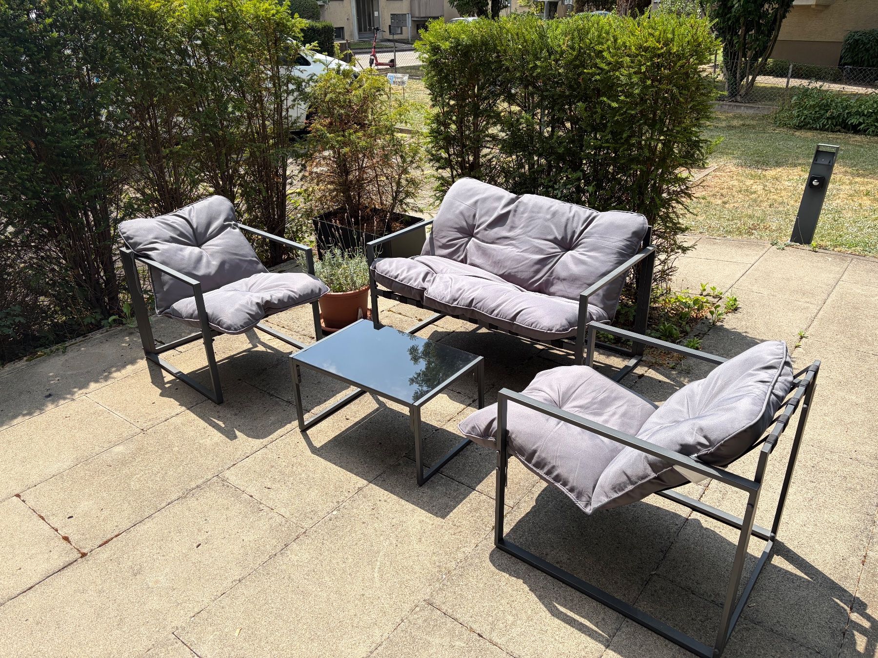 Set di tavolo e panche: Gartenlounge 4-teilig mit Kissen Anthrazit – Usato da Zürich venduto da dcg_5w28